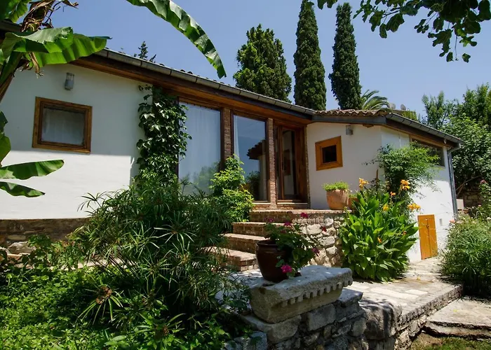 Дом отдыха Garden House Сельчук