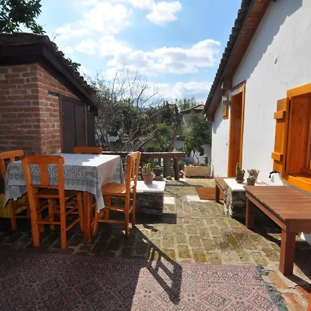 בית נופש Garden House סלצ'וק